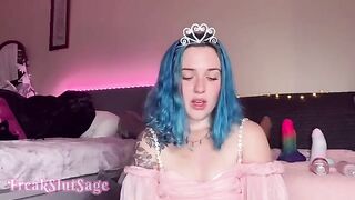 Princess gets her asshole gapped by anal machine toy