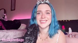 Princess gets her asshole gapped by anal machine toy