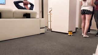 A delivery guy got his dick sucked by a cheating wife