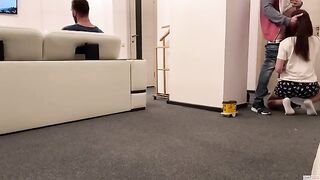 A delivery guy got his dick sucked by a cheating wife