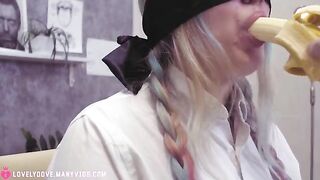 The doctor gave a sexy blowjob to cure the patient Lovely Dove