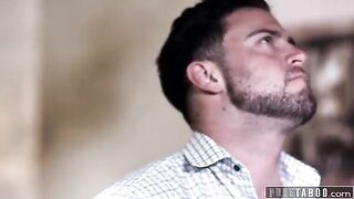 Charlotte Sins, a sex addict, convinces her therapist to have rough sex with her