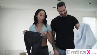 The couple couldn’t stop fucking, even in a family setting