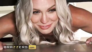 Kenzie Taylor's boyfriend helped her with some intense anal action