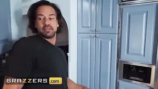 Phoenix Marie cheats on her hubby with his old buddy