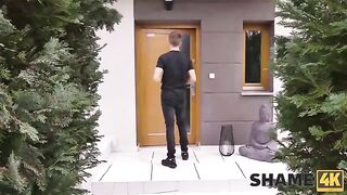 Accidental affair with a hot cougar neighbor