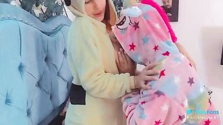 A trio with a pregnant woman of 6 months who loves to eat great cocks