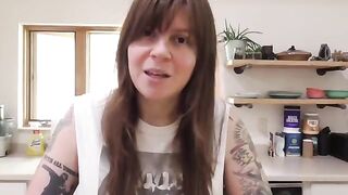 Wisconsin girl begs for your cock and creampie POV