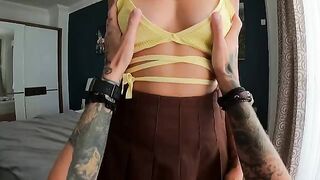 The man came to the house and was met with a juicy blowjob