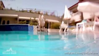 A sexy woman gave her ass to a stranger on vacation