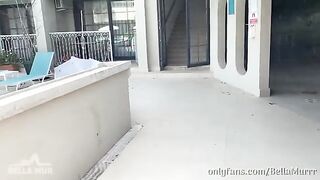 A sexy woman gave her ass to a stranger on vacation