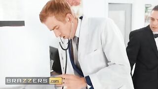 Kiki Daniels' cold feet cured by Doctor Danny's massive cock in a steamy Brazzers scene