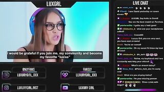 A hot girl fucks with a streamer right in the middle of a stream