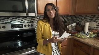 My stepmom's big ass splashes me with her squirting pussy in the kitchen