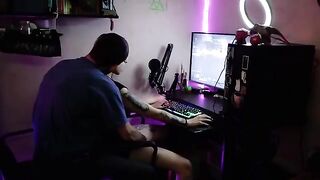 The cute gamer girl was fucked during the game session
