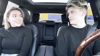 The hot blondie pays for the taxi ride with her mouth