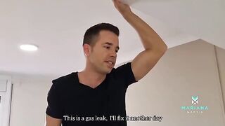 Air technician left his cum on my ass - Mariana Martix