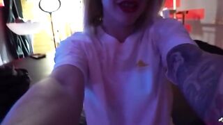 Behind the scene with Wet Kelly - Masturbating while watching actors play