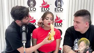 Sara Blonde, a sexy podcaster from Bucaramanga, Colombia, 26 years old