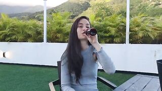I stuck my cock in the stepmom's collagen pussy