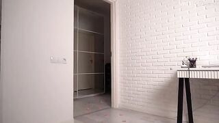 Surprise for my boyfriend on 14 February, turned into a surprise for the courier