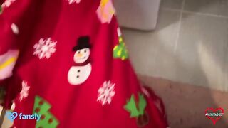 I helped my stepmom get out of the washing machine, for which she thanked me with hot sex