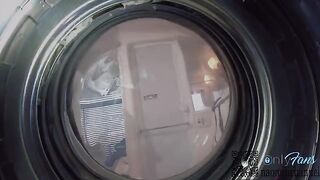 A guy had a creampie with his girlfriend in the washing machine