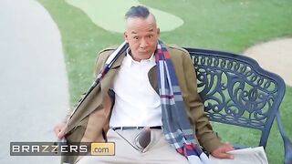 Guy flashes his cock in the park and attracts Ebony Mystique
