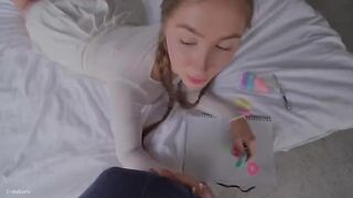 A stepsister is trying to do her first blowjob and it’s not easy