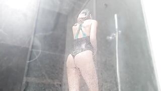Finger-fucking sweet wet pussy in the shower