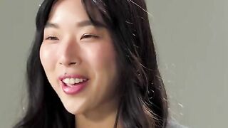 How do women reach orgasm? A horny Korean teen, Elle Lee, shares her secret