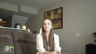 Pervert stepson gets his mom’s big ass all to himself on the couch