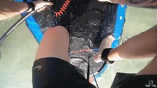 A guy hooked a girl on the beach and fucked her with passion