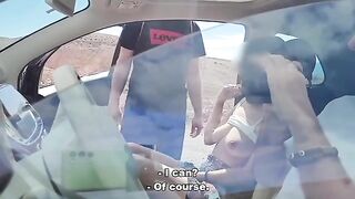 The guy made a blowjob to an unfamiliar exhibitionist in the street