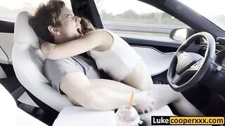 A cutie has sex with a guy in his car while on the move