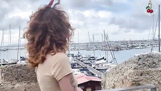 I invited her on my boat and she gave me a blowjob