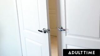 The hot MILF Alexis Fawx spies on the sexy teen Carter Cruise