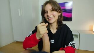 Amateur slut swallows cum in messy facials, a specialty of hiyouth