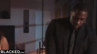 Daddy is out of town, Jennie craves intense BBC action