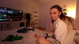 Instead of playing, she got great sex and a squirt
