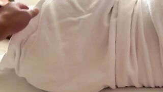 I took my stepdaughter on vacation and got a single bed