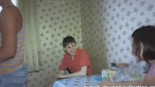 Foursome sex of two couples, an amazing swingers party at home