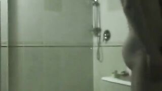 Two drunk Russians fucked in the bath, a steamy homemade scene