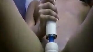 One wank, the second guides in a steamy homemade scene