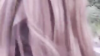 A girl is not shy to do blowjob in public place