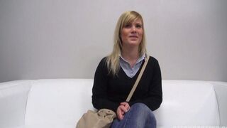 A 25-year-old woman came to porn casting and was fucked by a horny hung