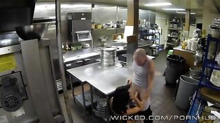 The workaholic chick relaxed after her job by having sex on the table