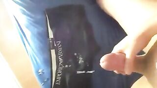 I jerked his dick, but cum didn’t go wild