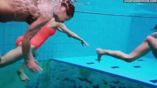 Nude girls in the pool were photographed with a hidden camera