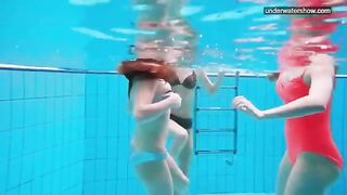 Nude girls in the pool were photographed with a hidden camera